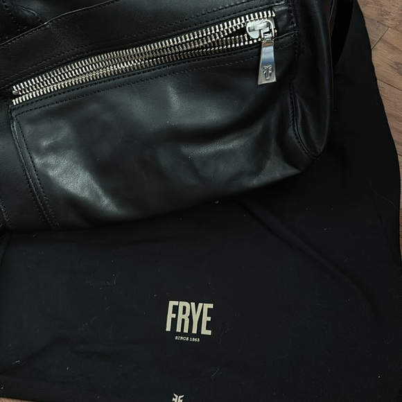 New with tags Frye blk zip handbag - Picture 13 of 15